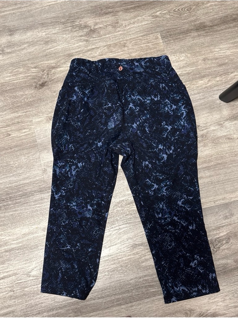 Livi Active Navy and Light Blue Patterned Leggings